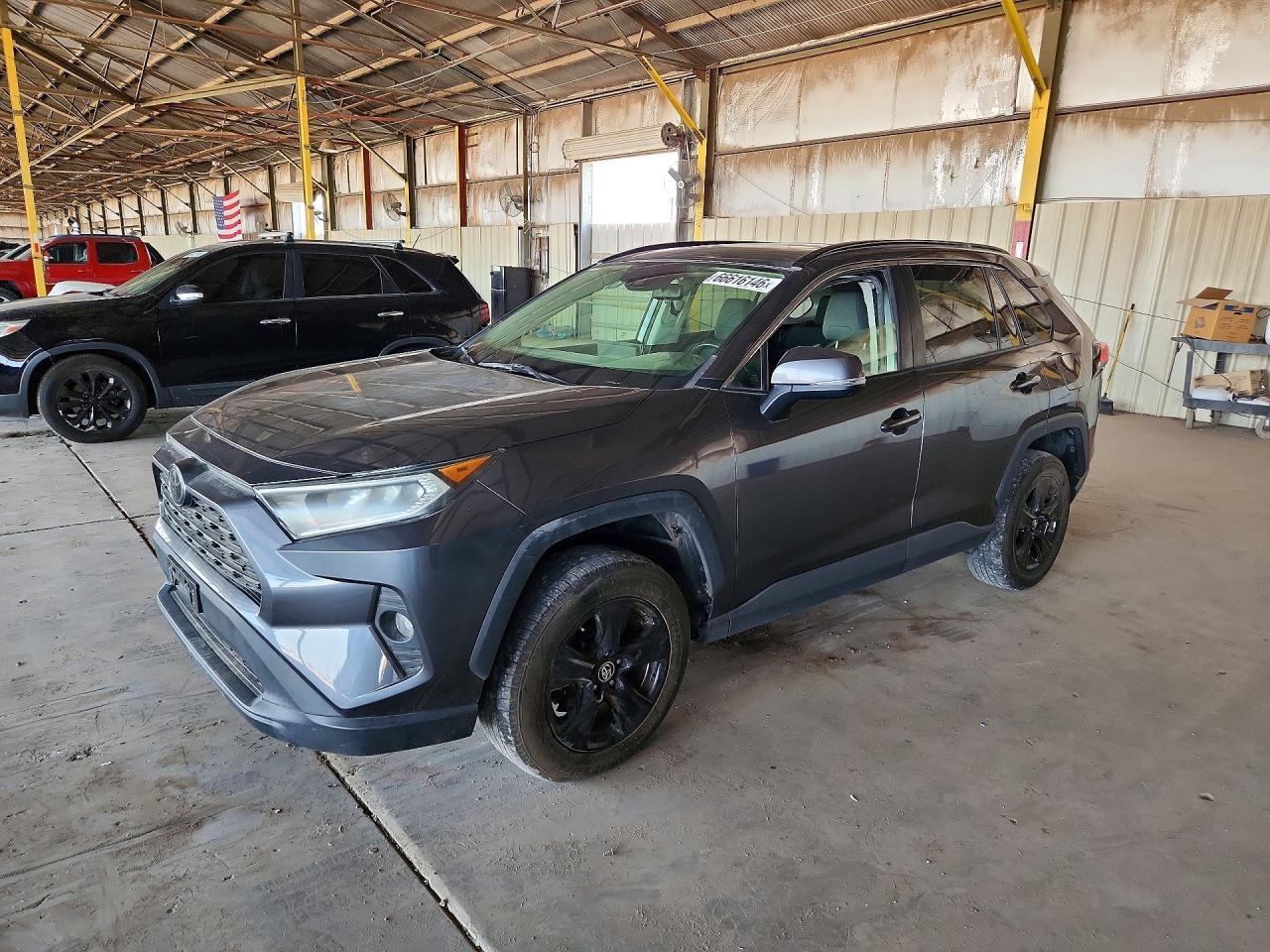 2019 Toyota Rav4 Xle - zdjęcie główne