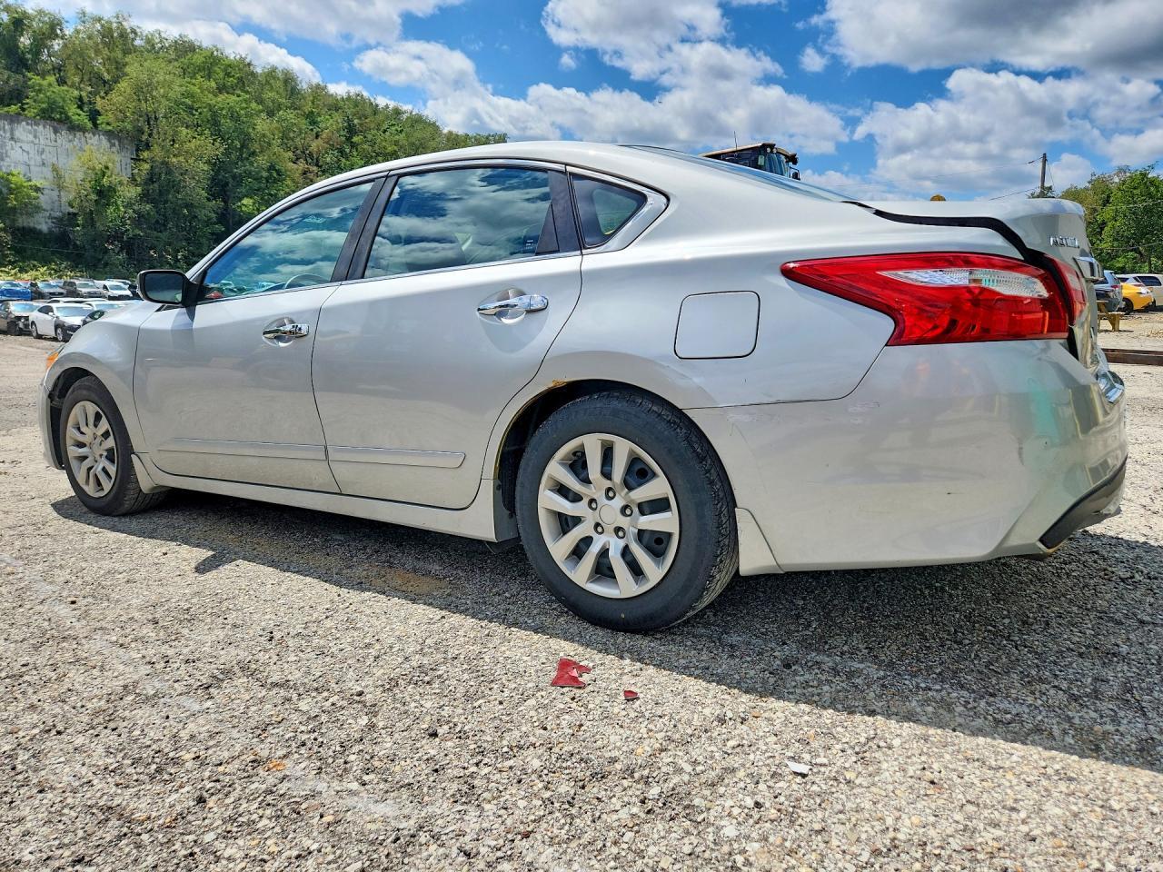 2017 Nissan Altima 2.5 S - zdjęcie 2