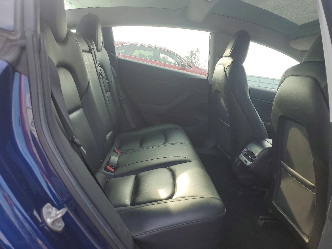 2019 Tesla Model 3 - zdjęcie 10