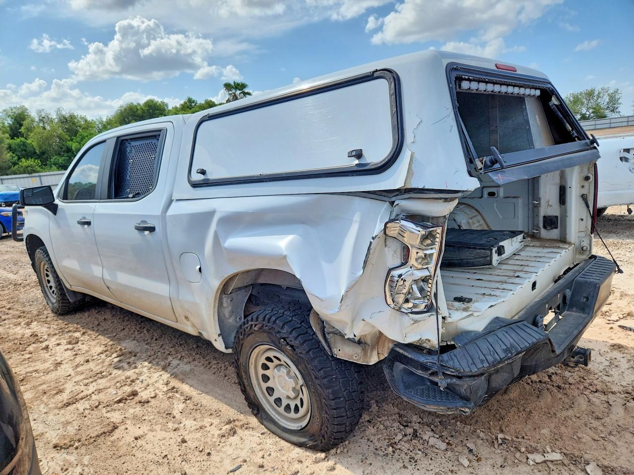 2020 Chevrolet Silverado K1500 - zdjęcie 2