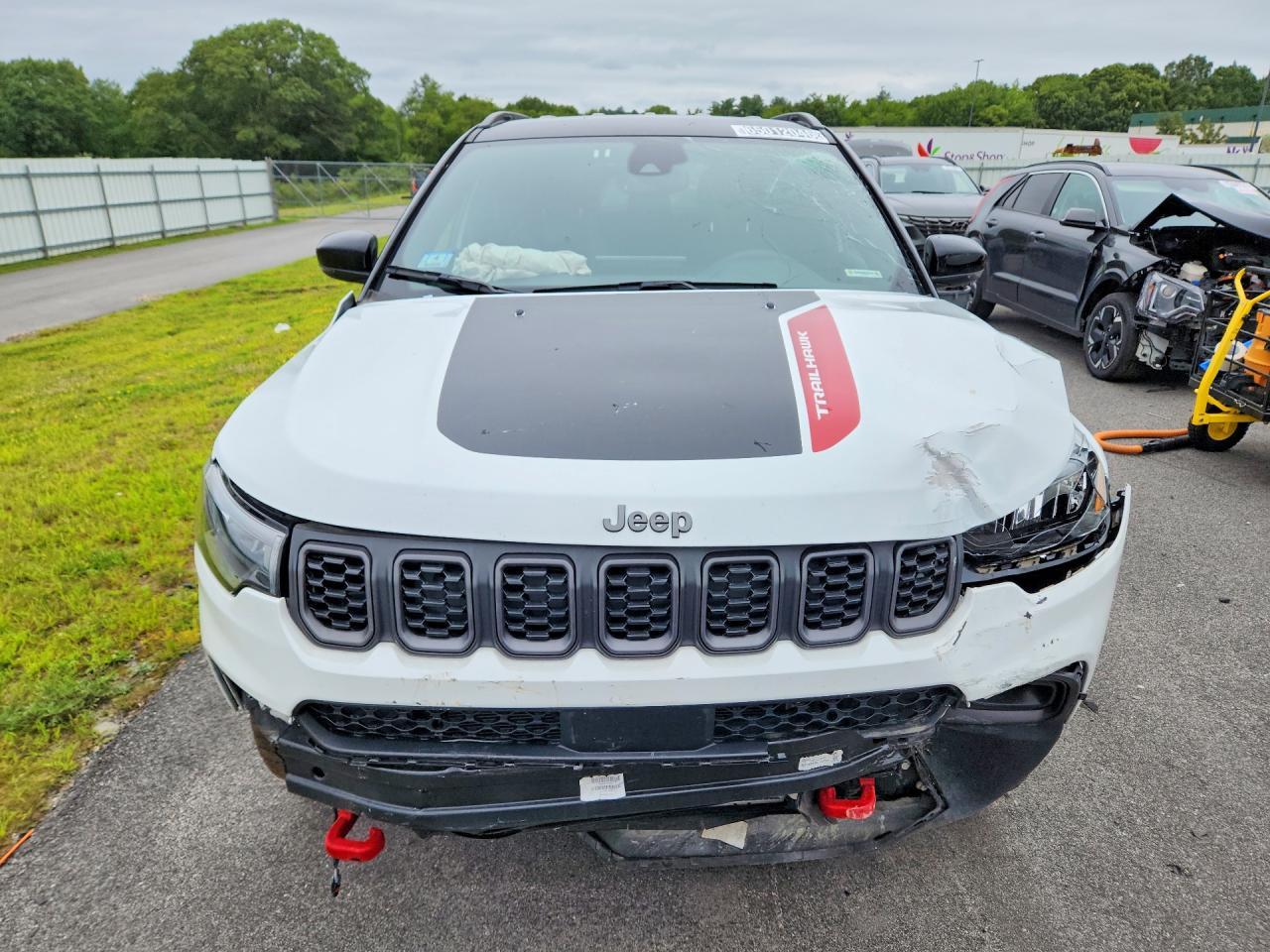 2025 Jeep Compass Trailhawk - zdjęcie 5