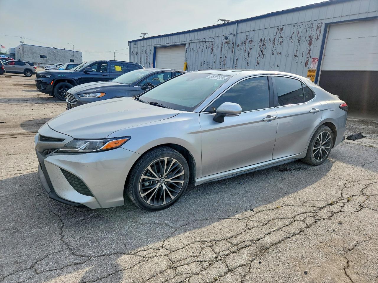 2018 Toyota Camry Se - zdjęcie główne