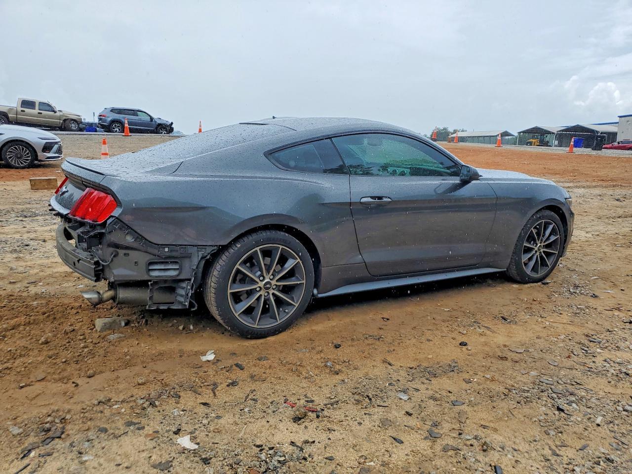 2016 Ford Mustang - zdjęcie 3