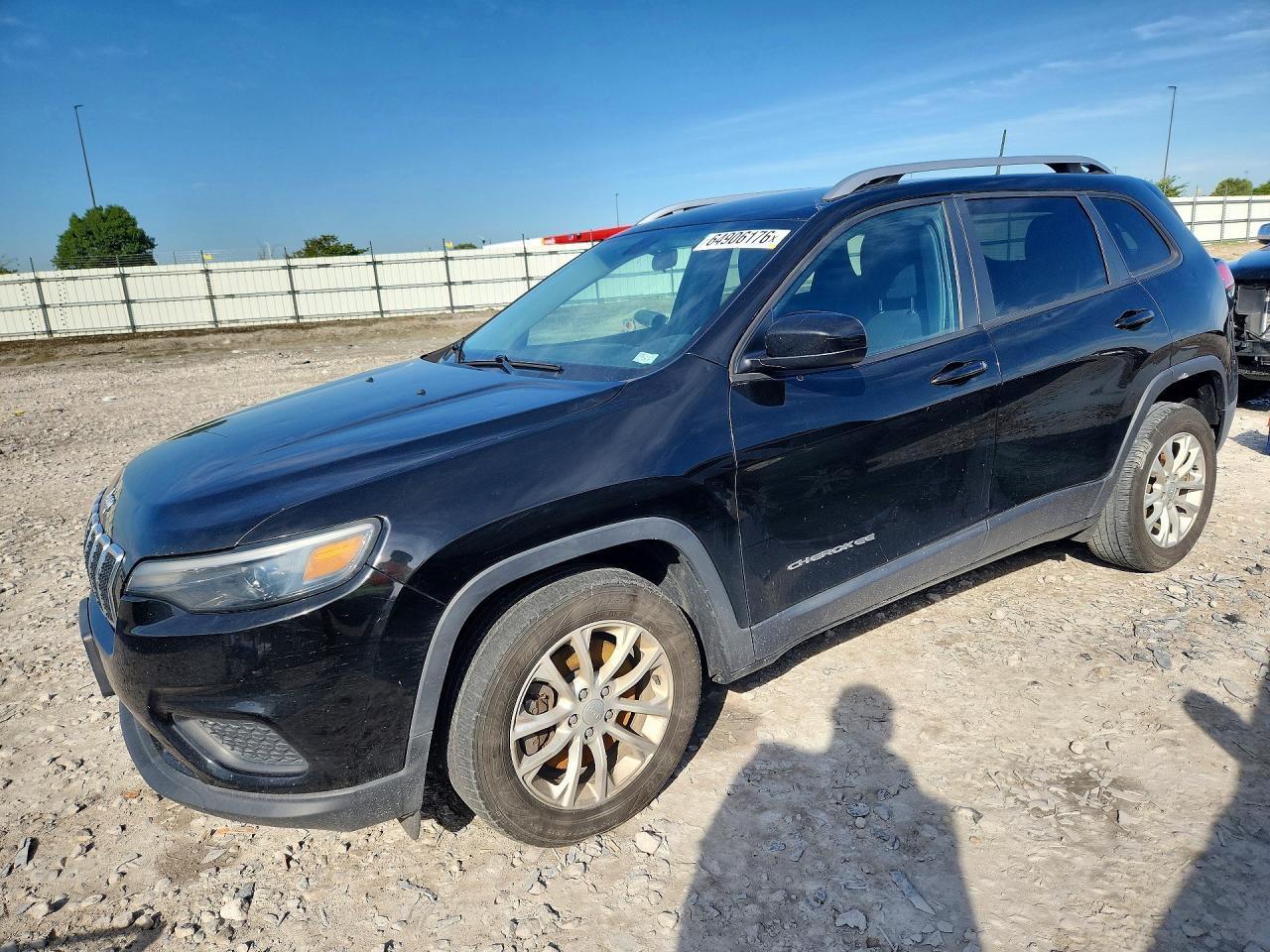 2020 Jeep Cherokee Latitude - zdjęcie główne