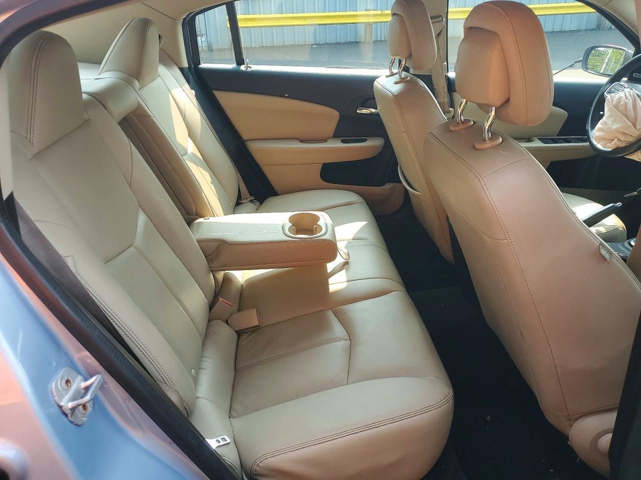 2014 Chrysler 200 Limited - zdjęcie 10