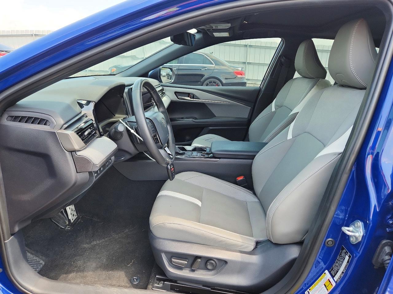 2026 Toyota Camry Se - zdjęcie 7