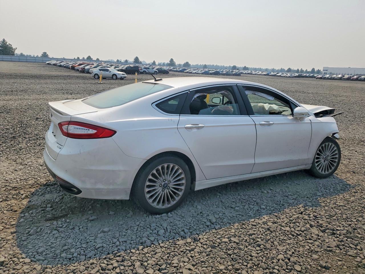 2014 Ford Fusion Titanium - zdjęcie 3
