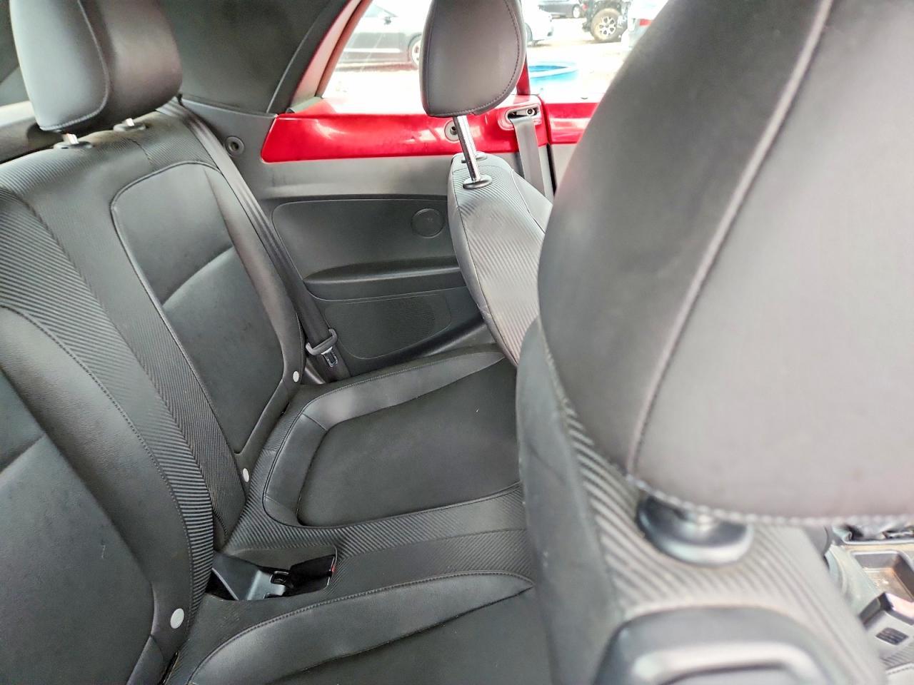 2013 Volkswagen Beetle - zdjęcie 10