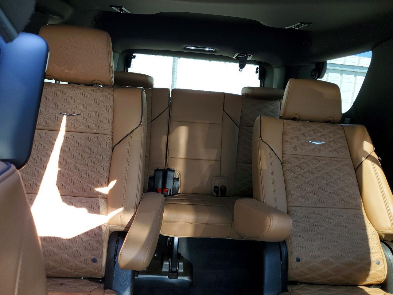 2024 Cadillac Escalade Sport - zdjęcie 10