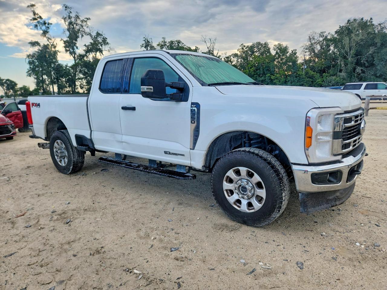 2023 Ford F350 Super Duty - zdjęcie 4