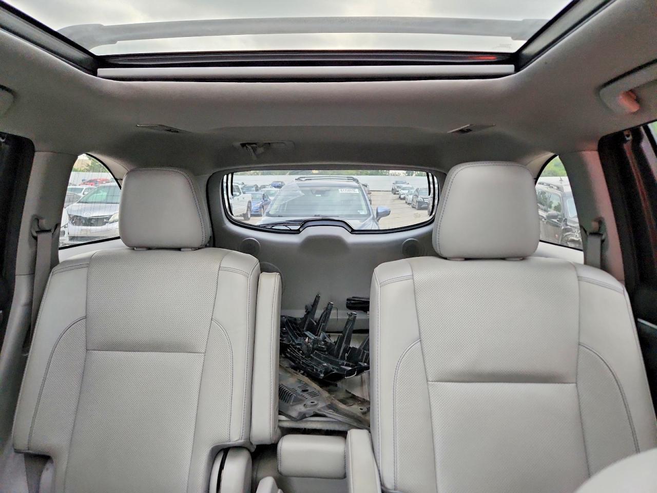 2017 Toyota Highlander Limited Platinum - zdjęcie 10