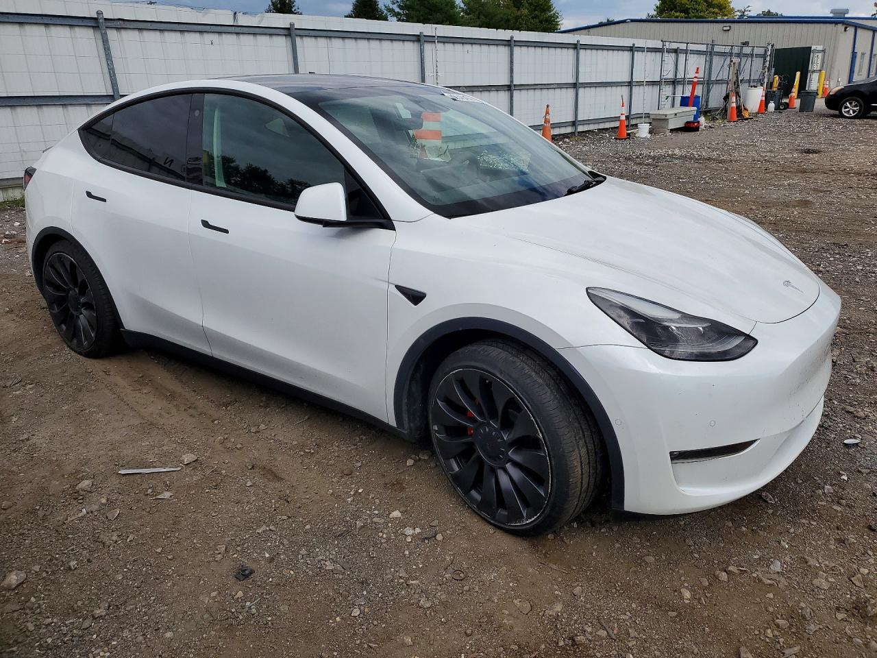 2022 Tesla Model S - zdjęcie 4