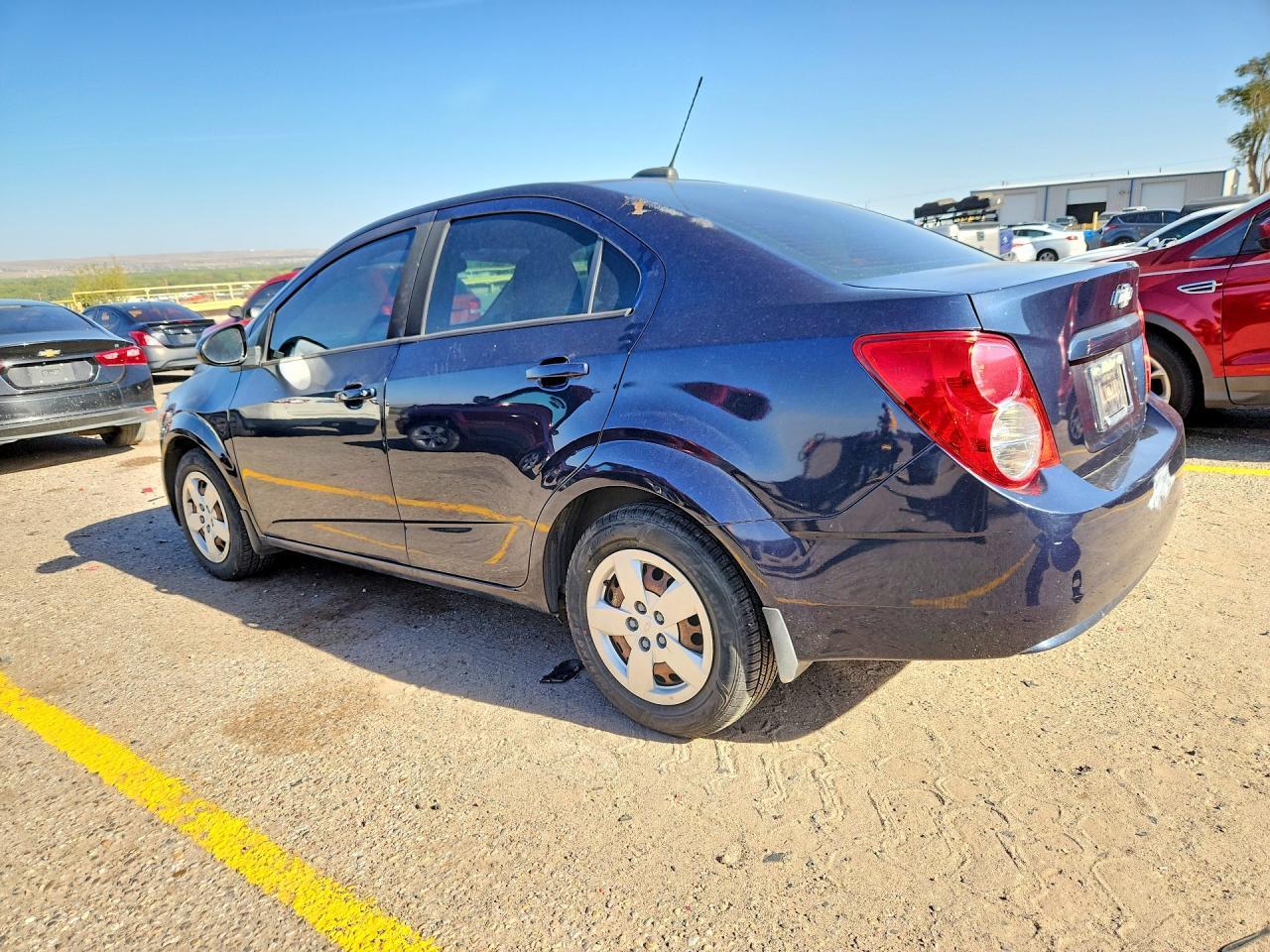 2016 Chevrolet Sonic Ls - zdjęcie 2