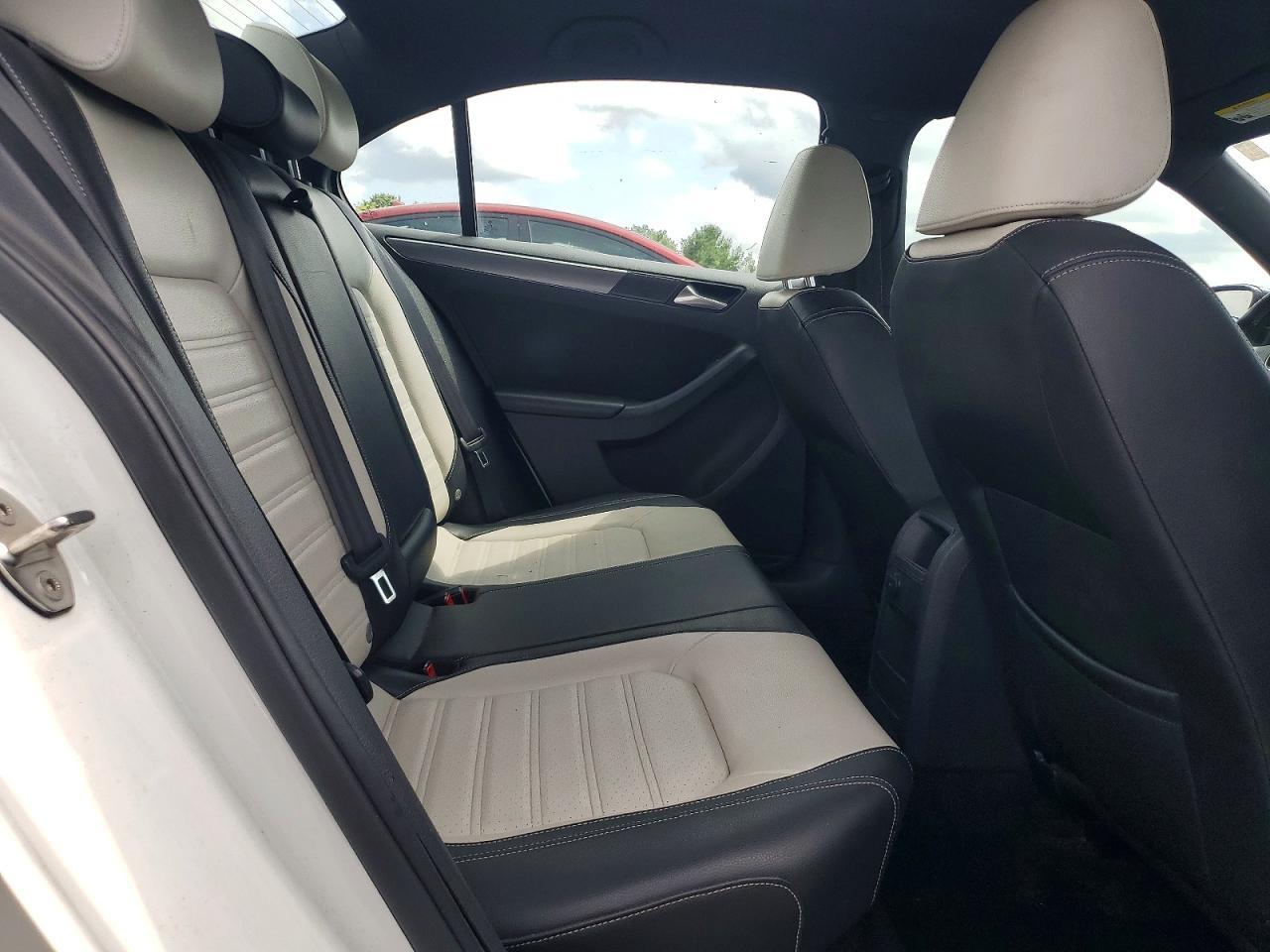 2016 Volkswagen Jetta Sport - zdjęcie 10