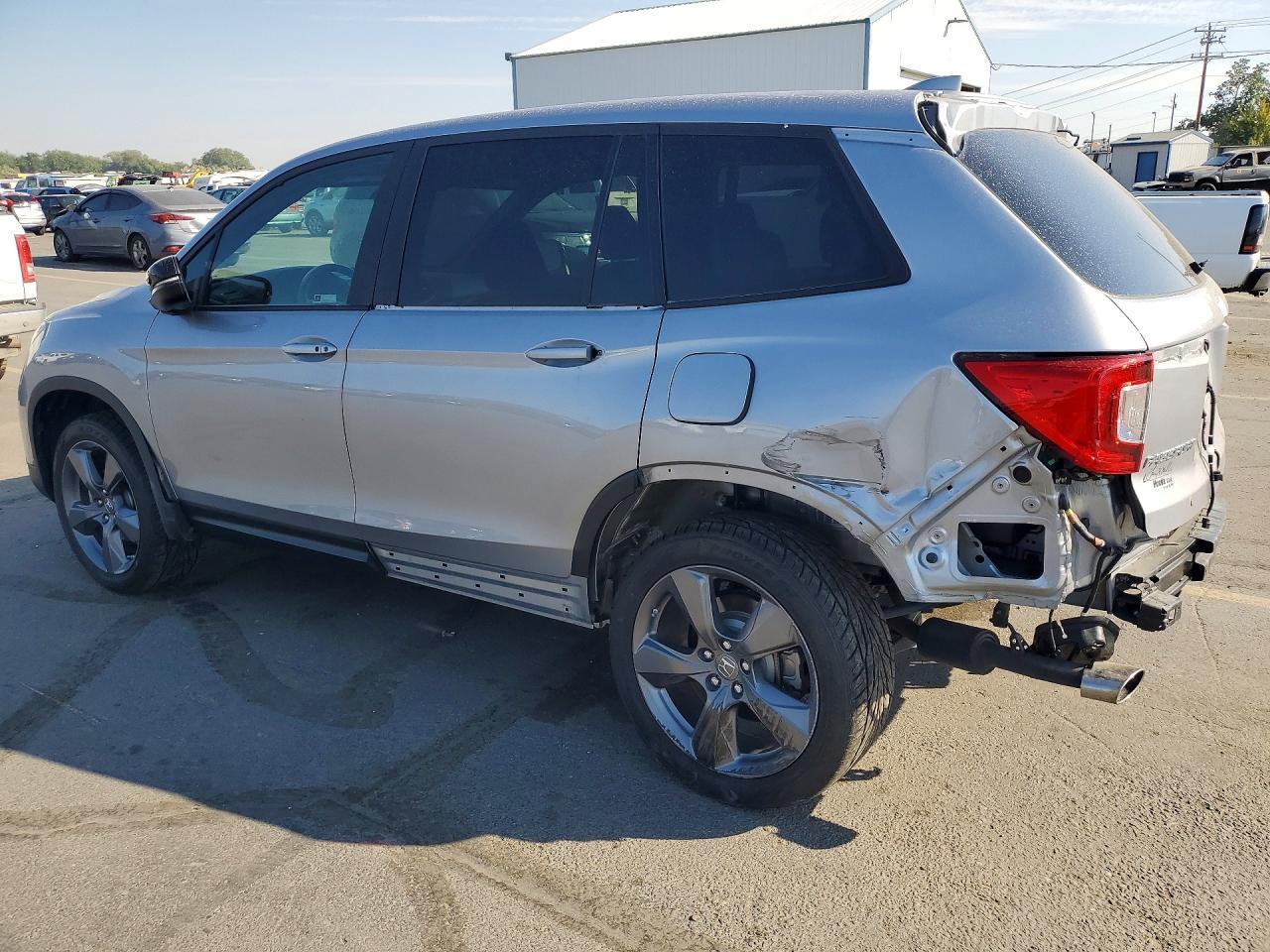 2019 Honda Passport Touring - zdjęcie 2