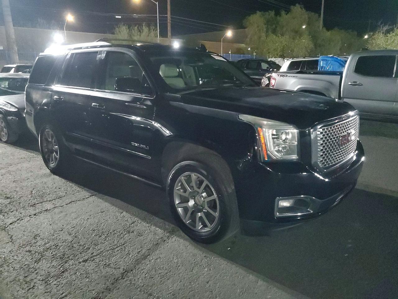 2015 GMC Yukon Denali - zdjęcie 4