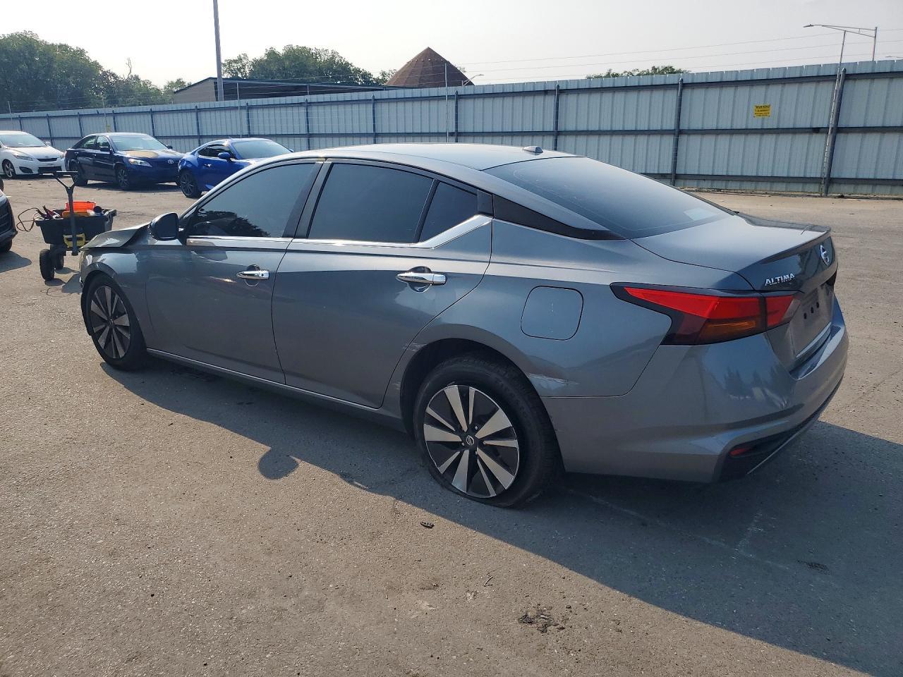 2021 Nissan Altima Sv - zdjęcie 2