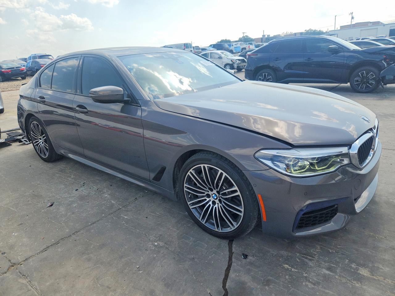 2020 BMW Seria 5 540i - zdjęcie 4