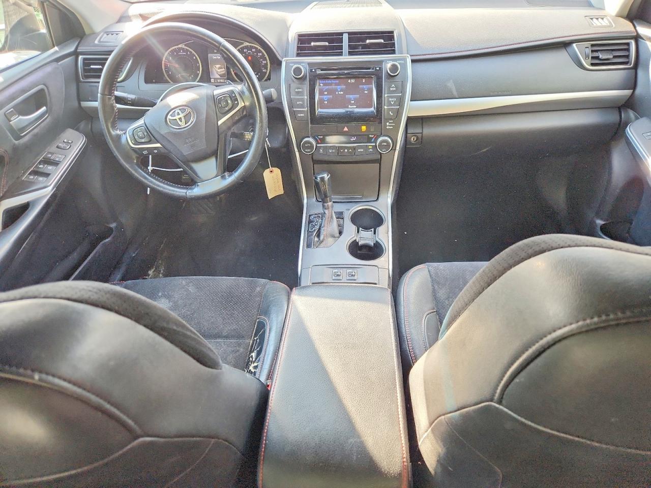 2015 Toyota Camry Xse - zdjęcie 8