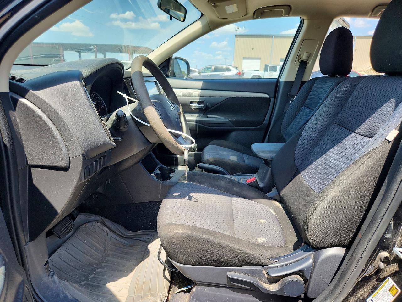 2014 Mitsubishi Outlander Es - zdjęcie 7