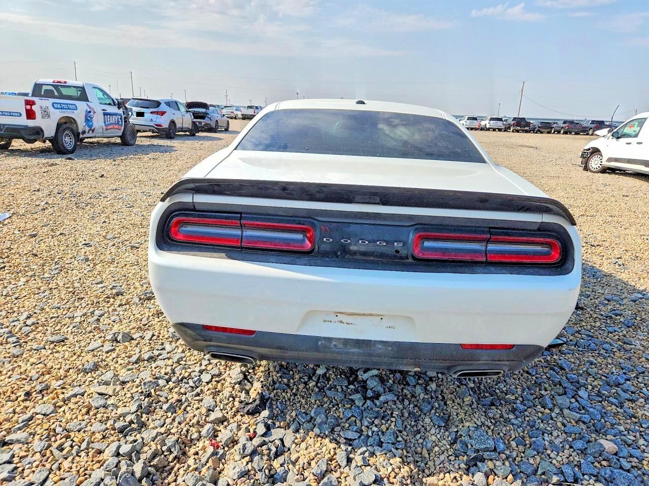 2016 Dodge Challenger Sxt - zdjęcie 6