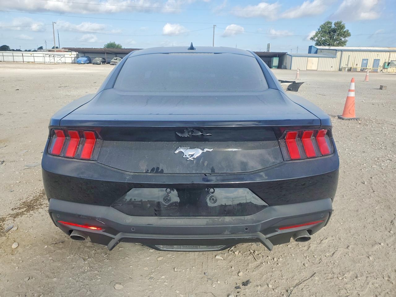 2026 Ford Mustang - zdjęcie 6