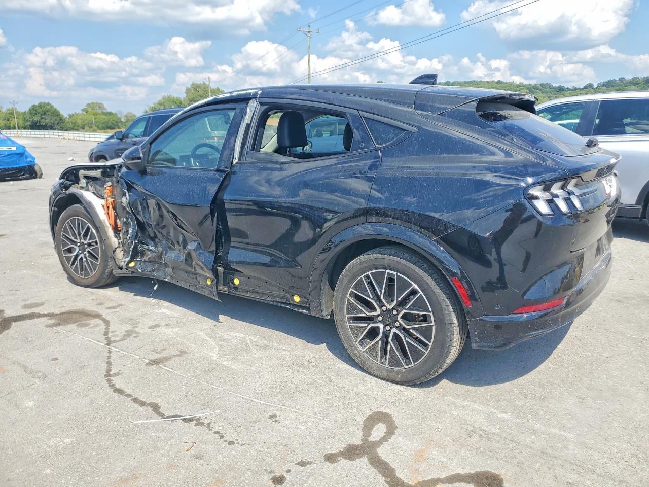 2024 Ford Mustang Mach-E Premium - zdjęcie 2