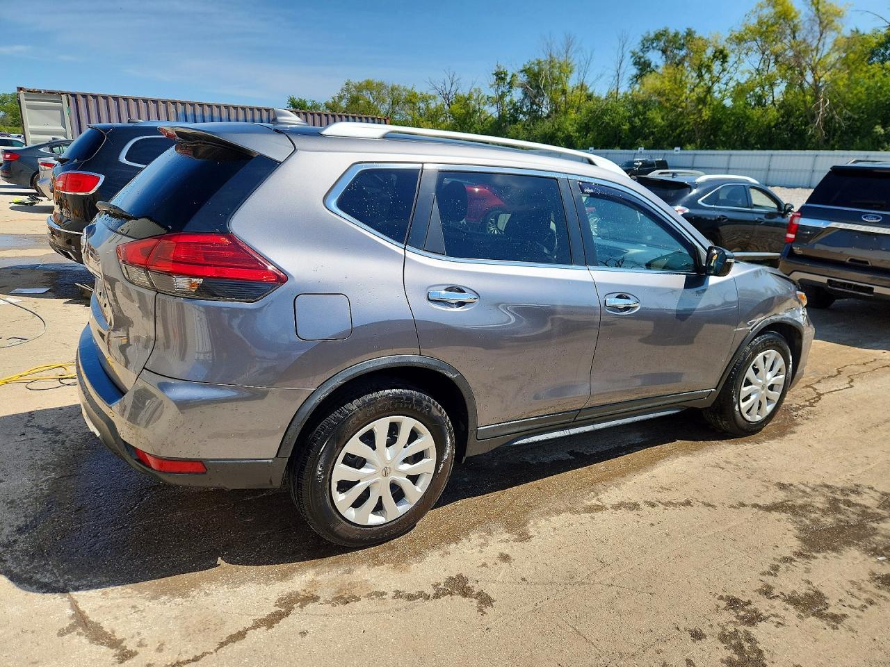 2017 Nissan Rogue S - zdjęcie 3