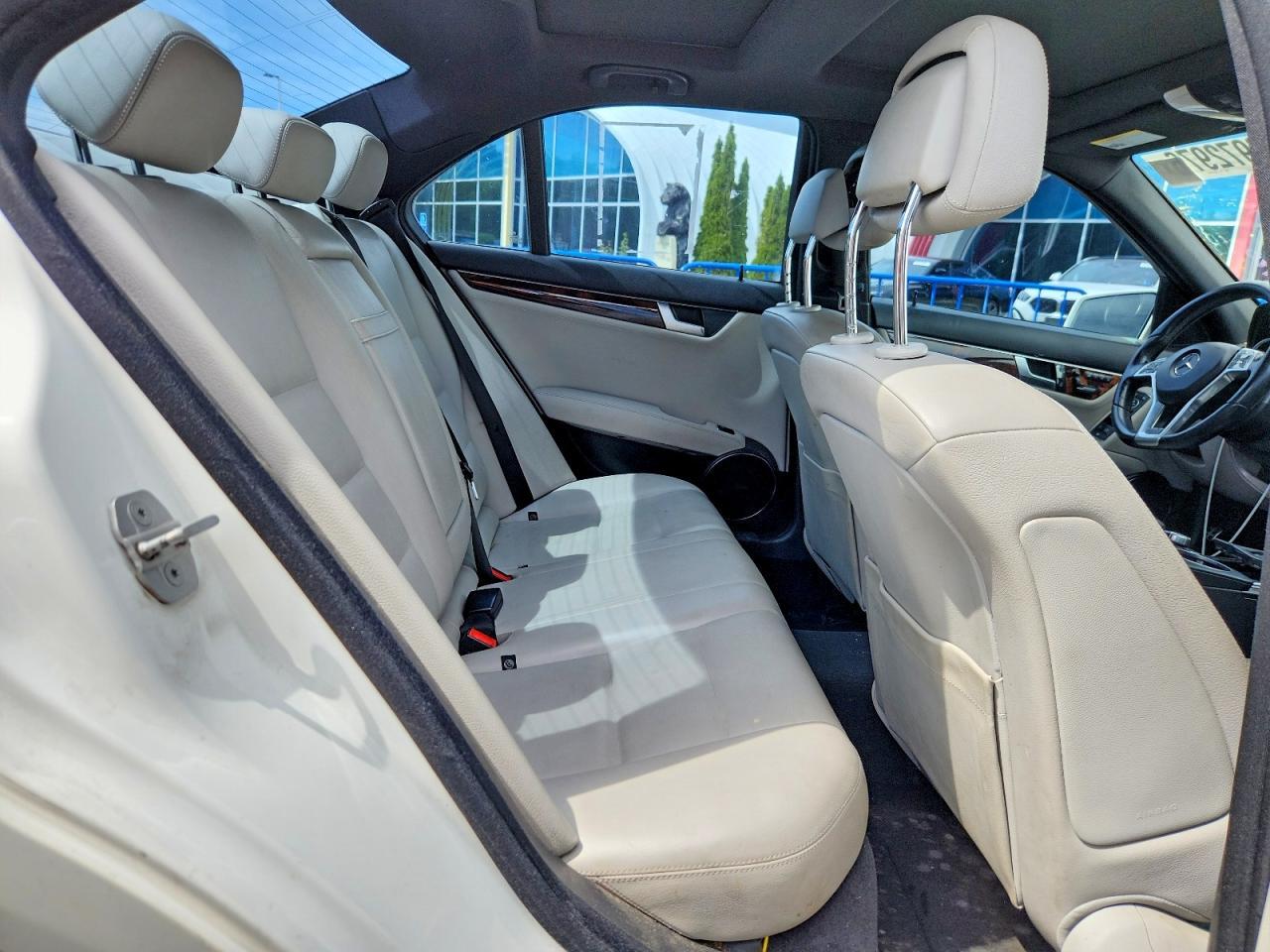2013 Mercedes-Benz C 300 4Matic - zdjęcie 10