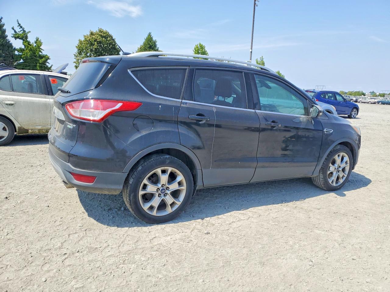 2014 Ford Escape Titanium - zdjęcie 3