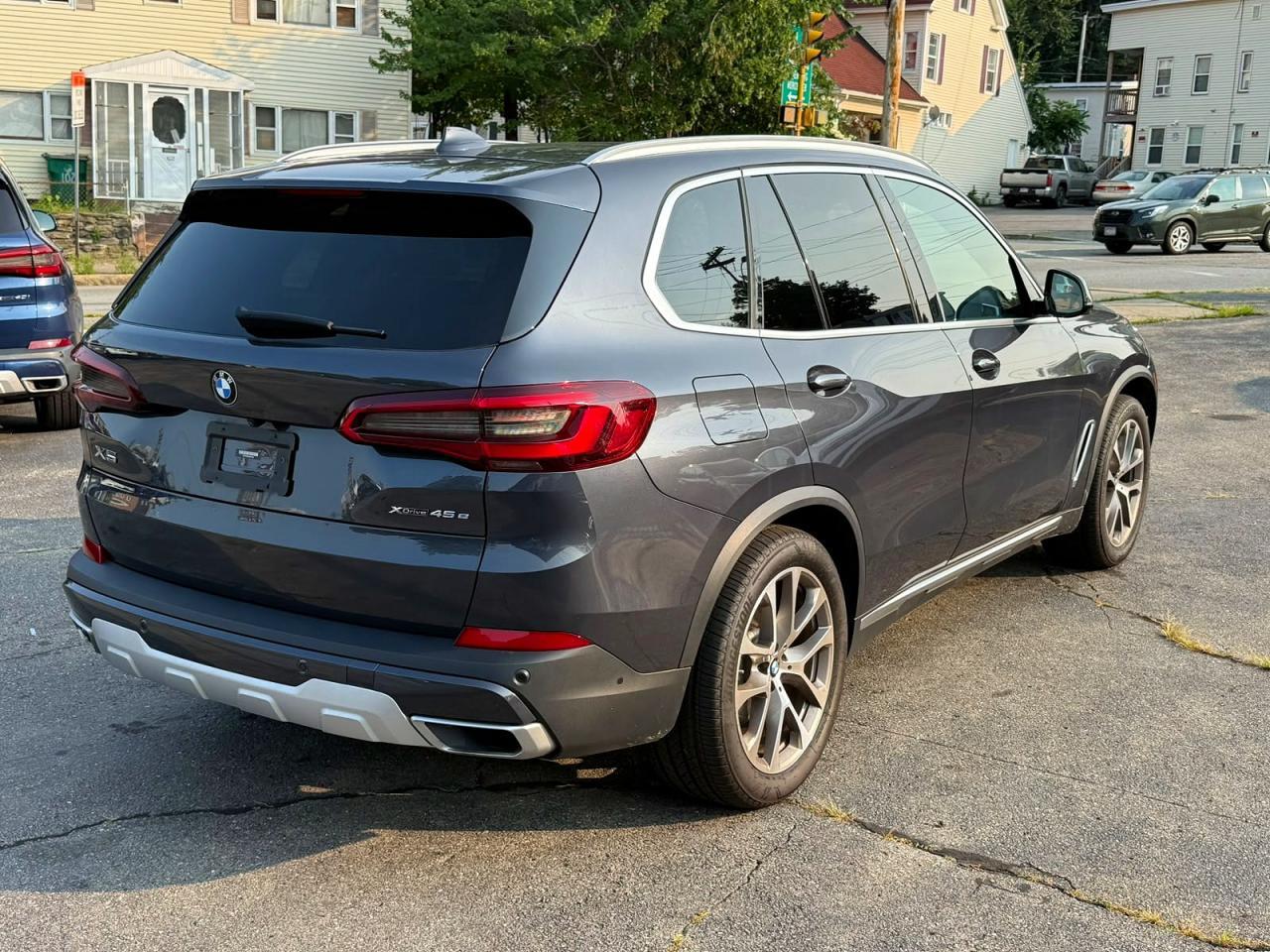 2021 BMW X5 xDrive45E - zdjęcie 3