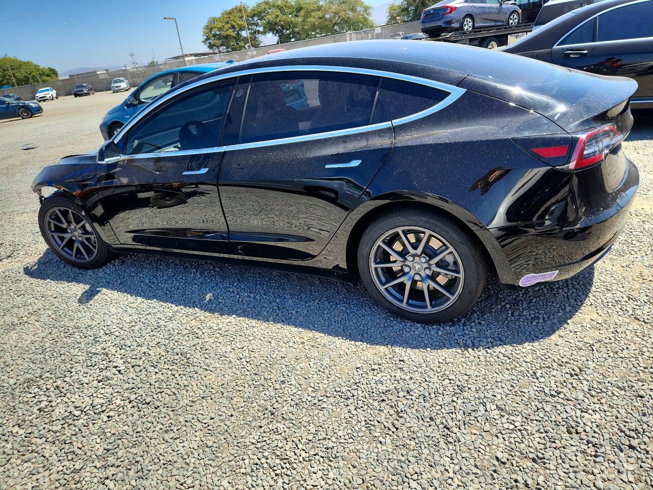 2018 Tesla Model 3 - zdjęcie 2