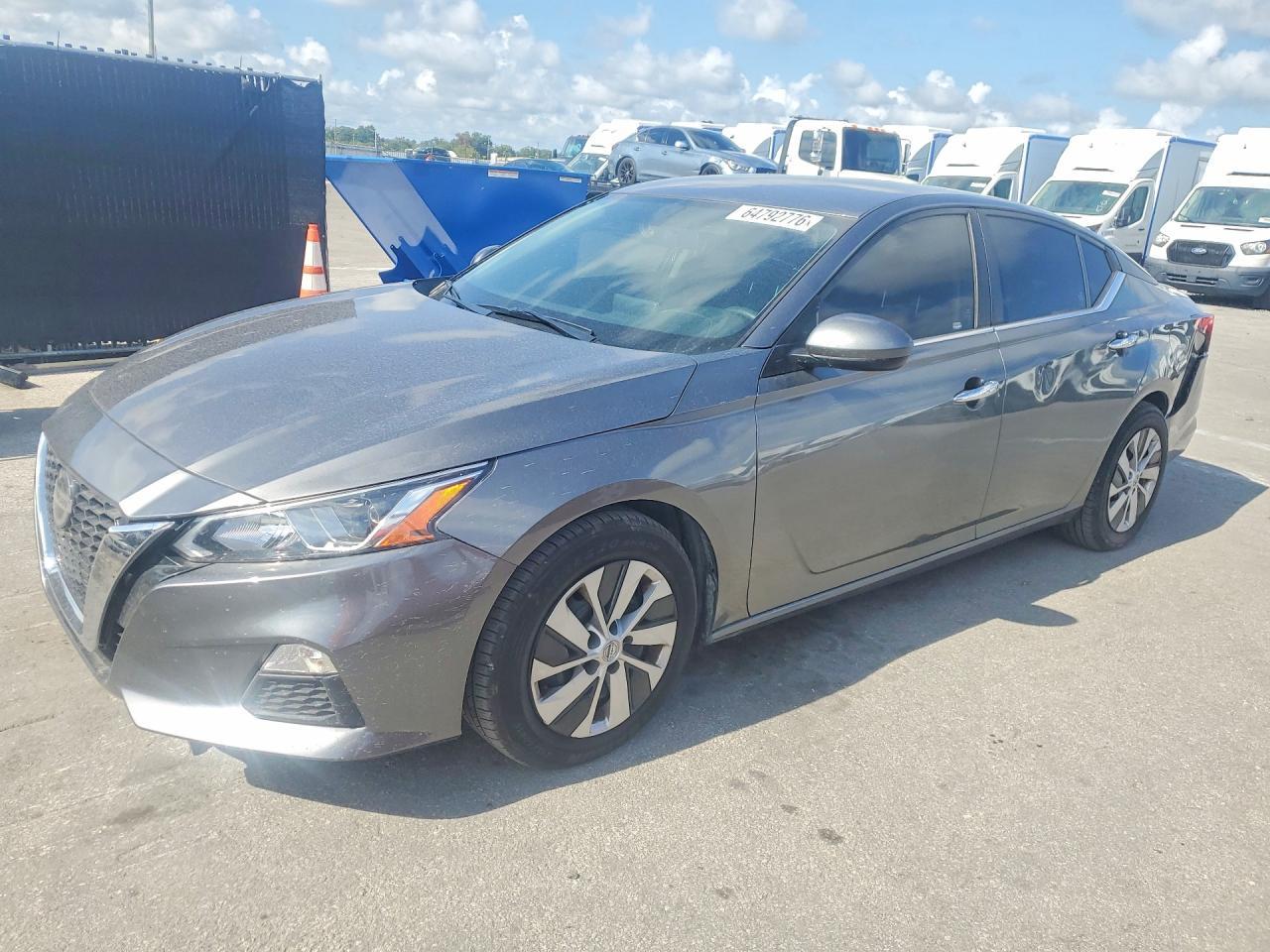 2020 Nissan Altima S - zdjęcie główne