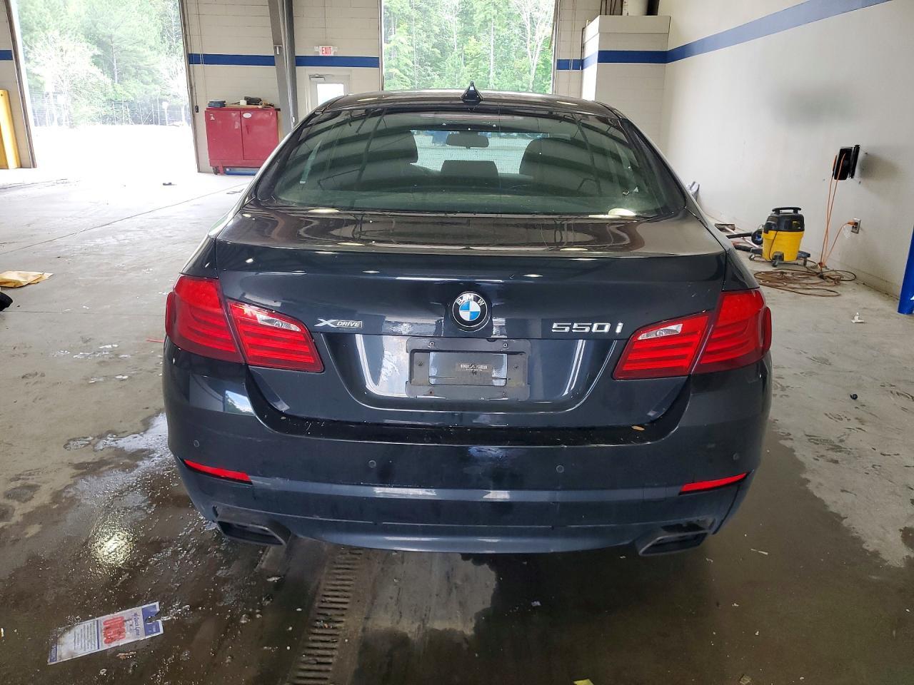 2013 BMW Seria 5 550i - zdjęcie 6