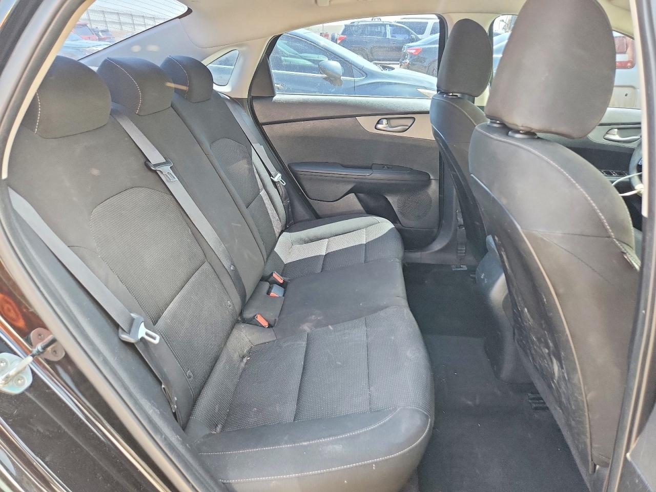 2019 Kia Forte Lxs - zdjęcie 10