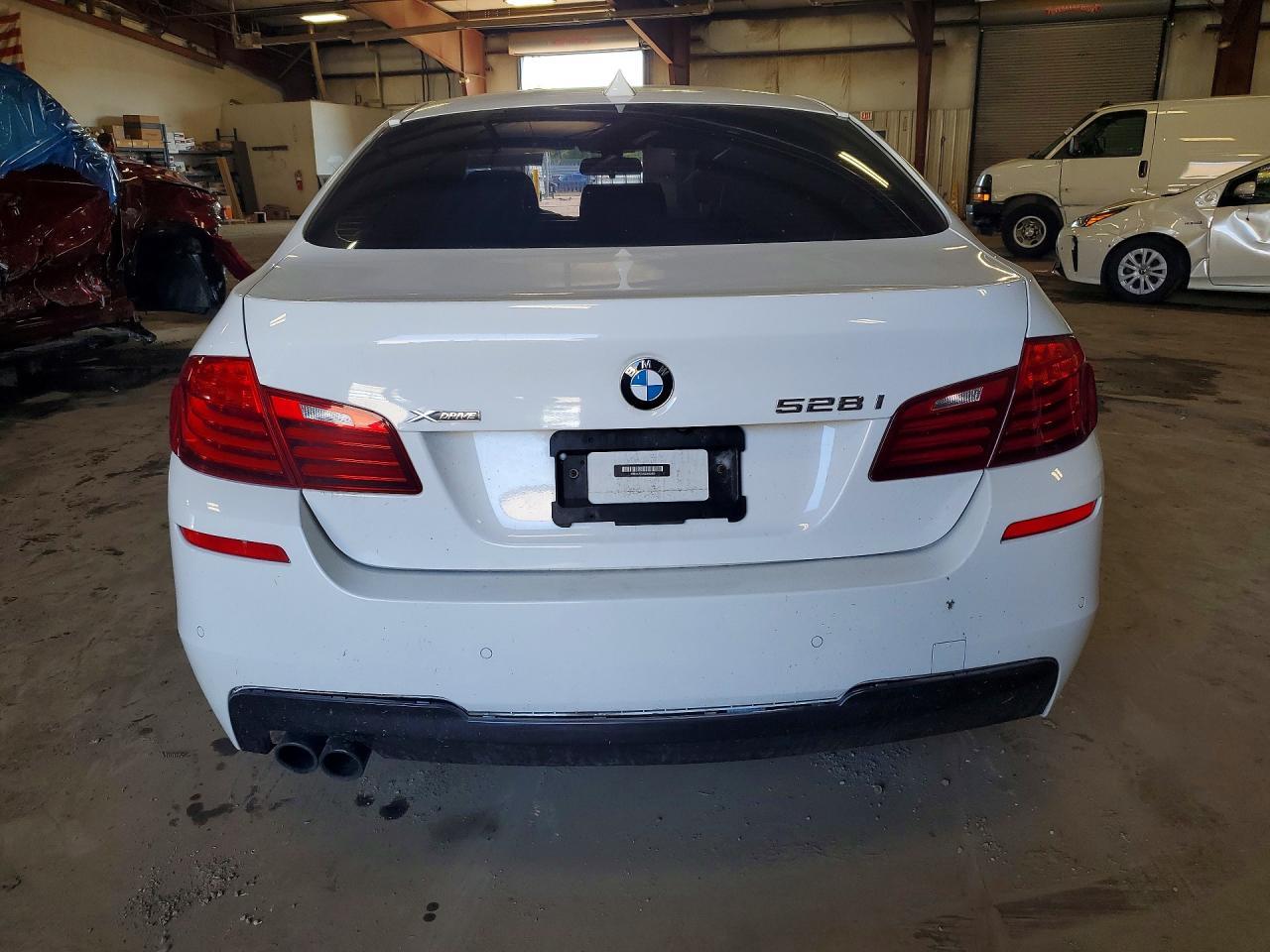 2016 BMW Seria 5 528i - zdjęcie 6