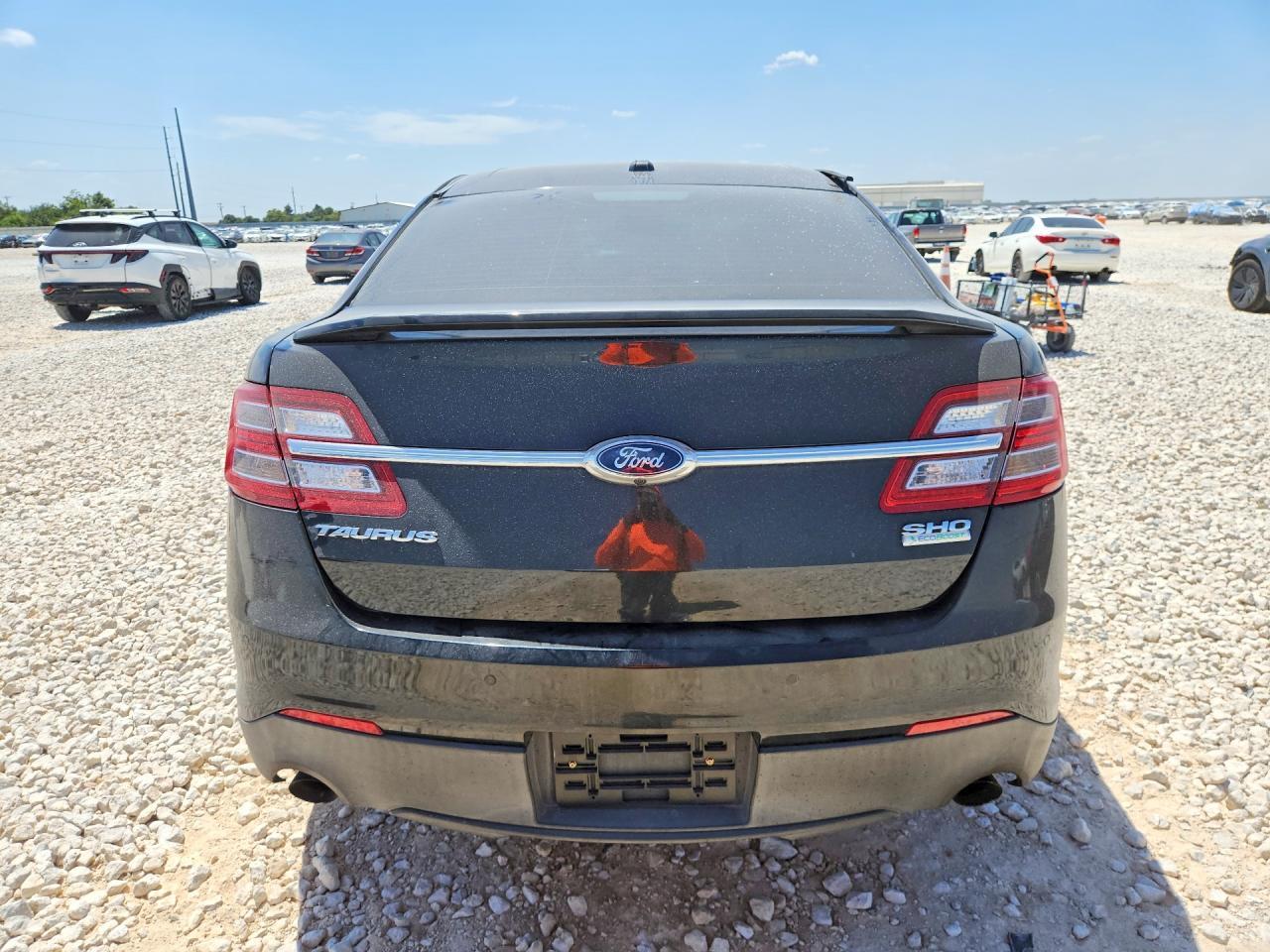 2015 Ford Taurus Sho - zdjęcie 6