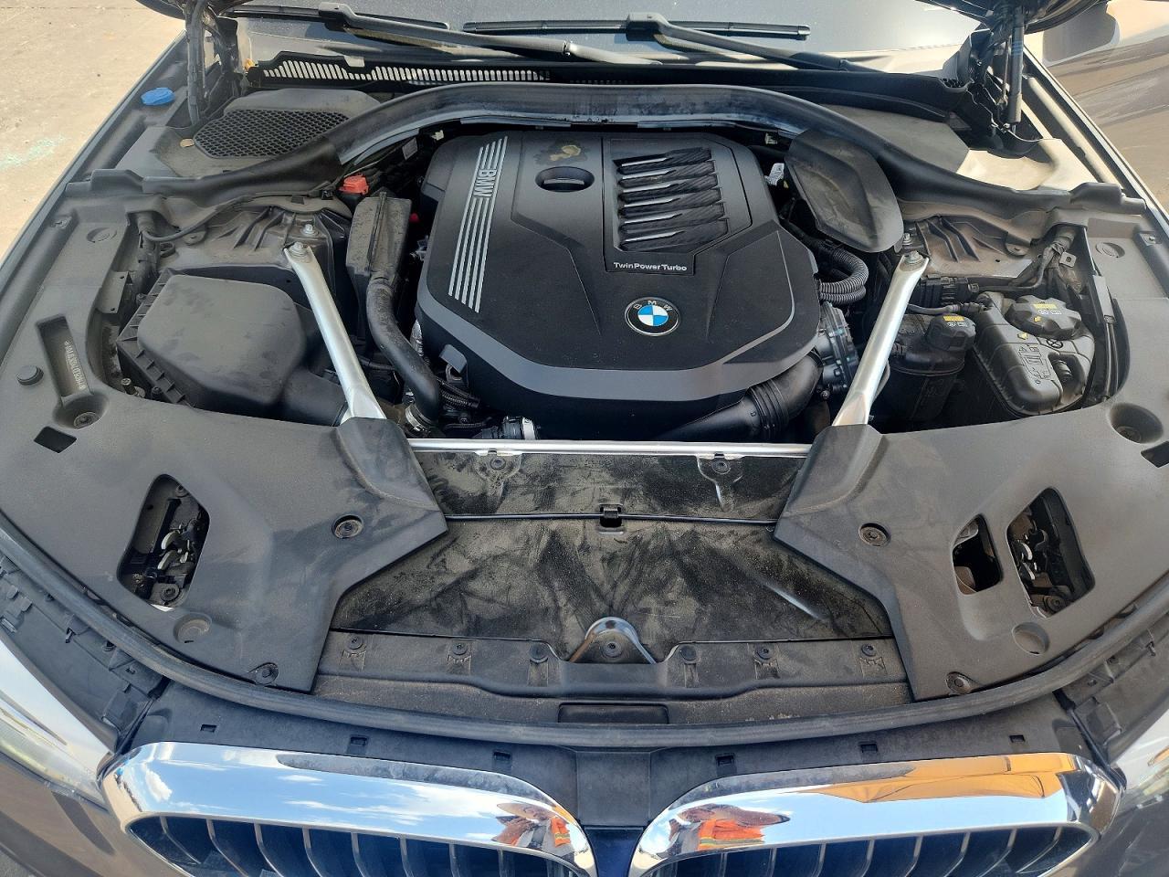 2020 BMW Seria 5 540i - zdjęcie 11