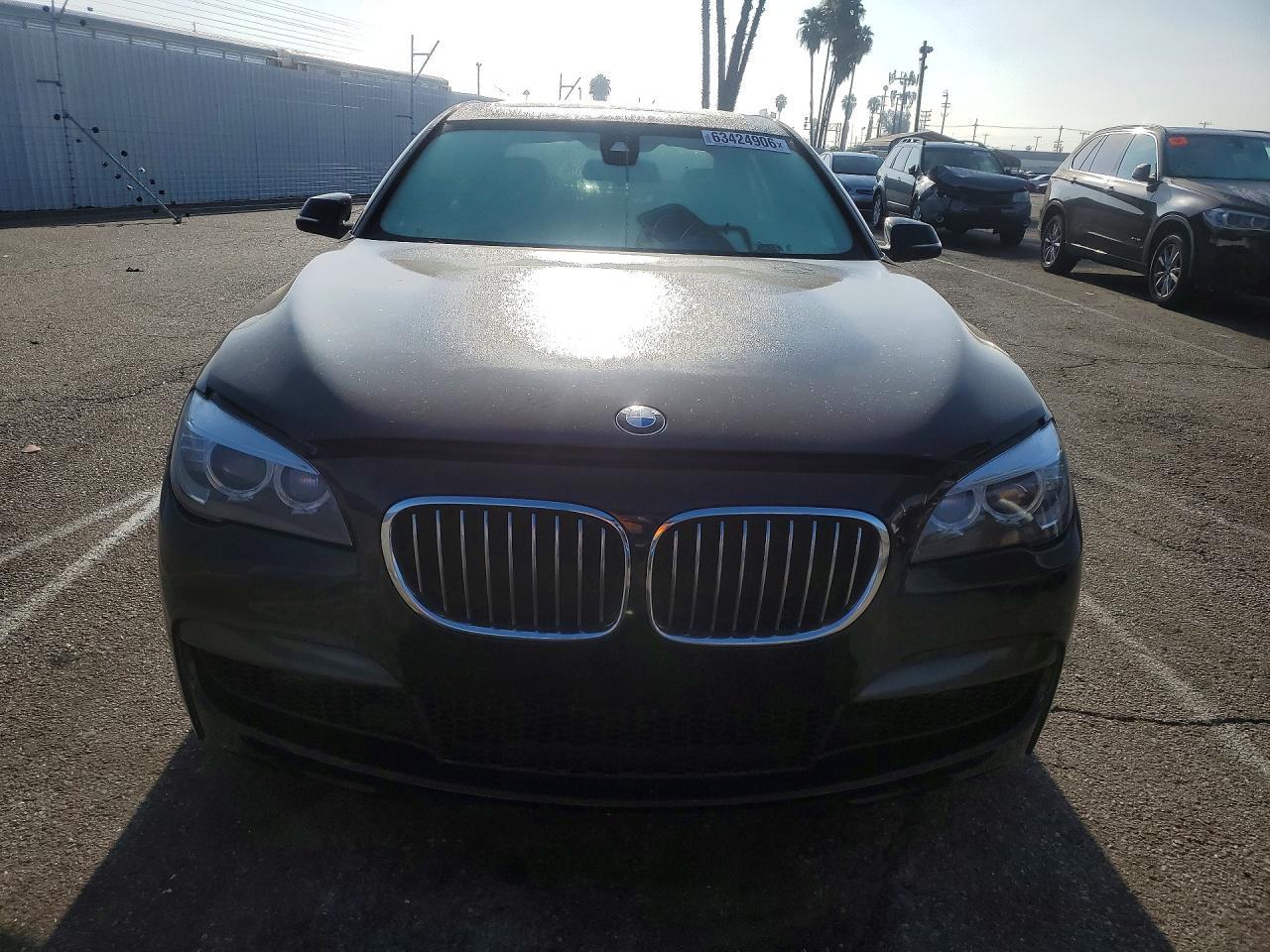 2015 BMW Seria 7 740Li - zdjęcie 5