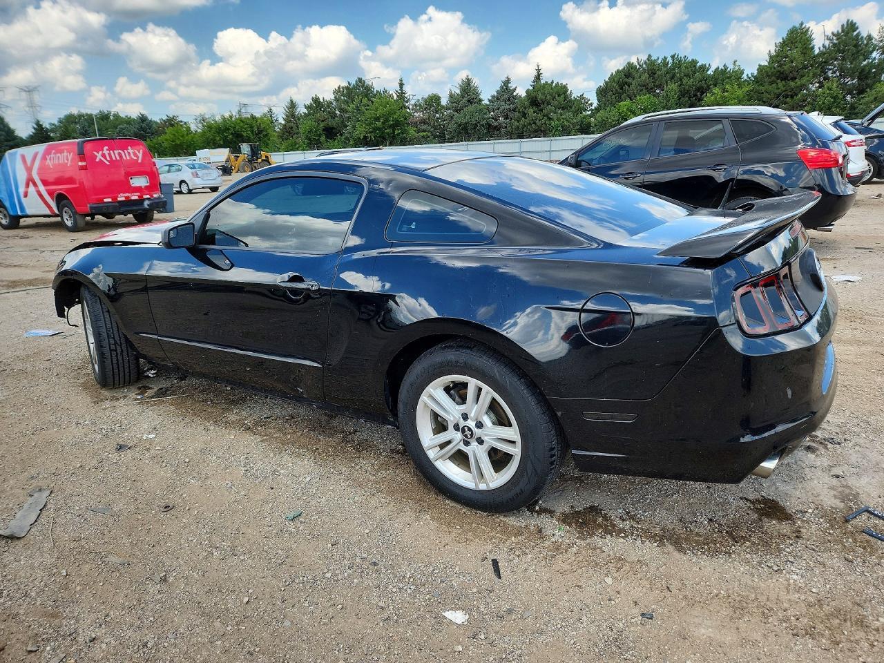 2014 Ford Mustang - zdjęcie 2