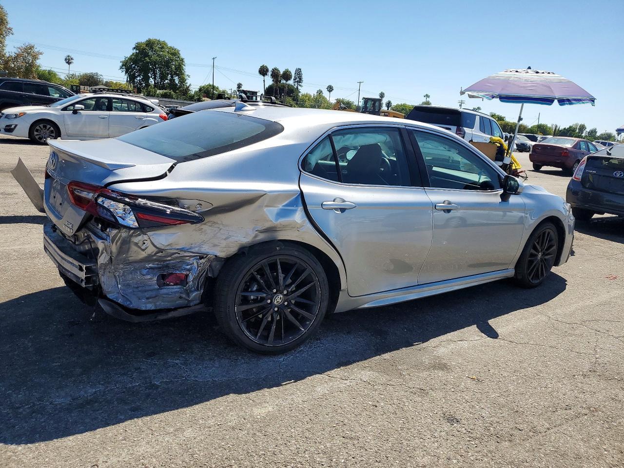 2024 Toyota Camry Xse - zdjęcie 3