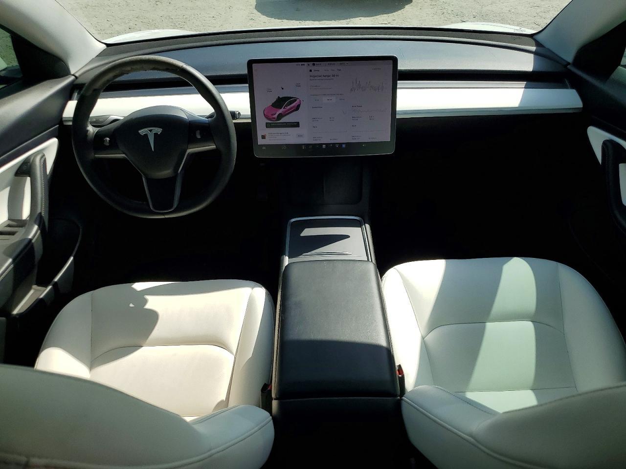 2021 Tesla Model 3 - zdjęcie 8