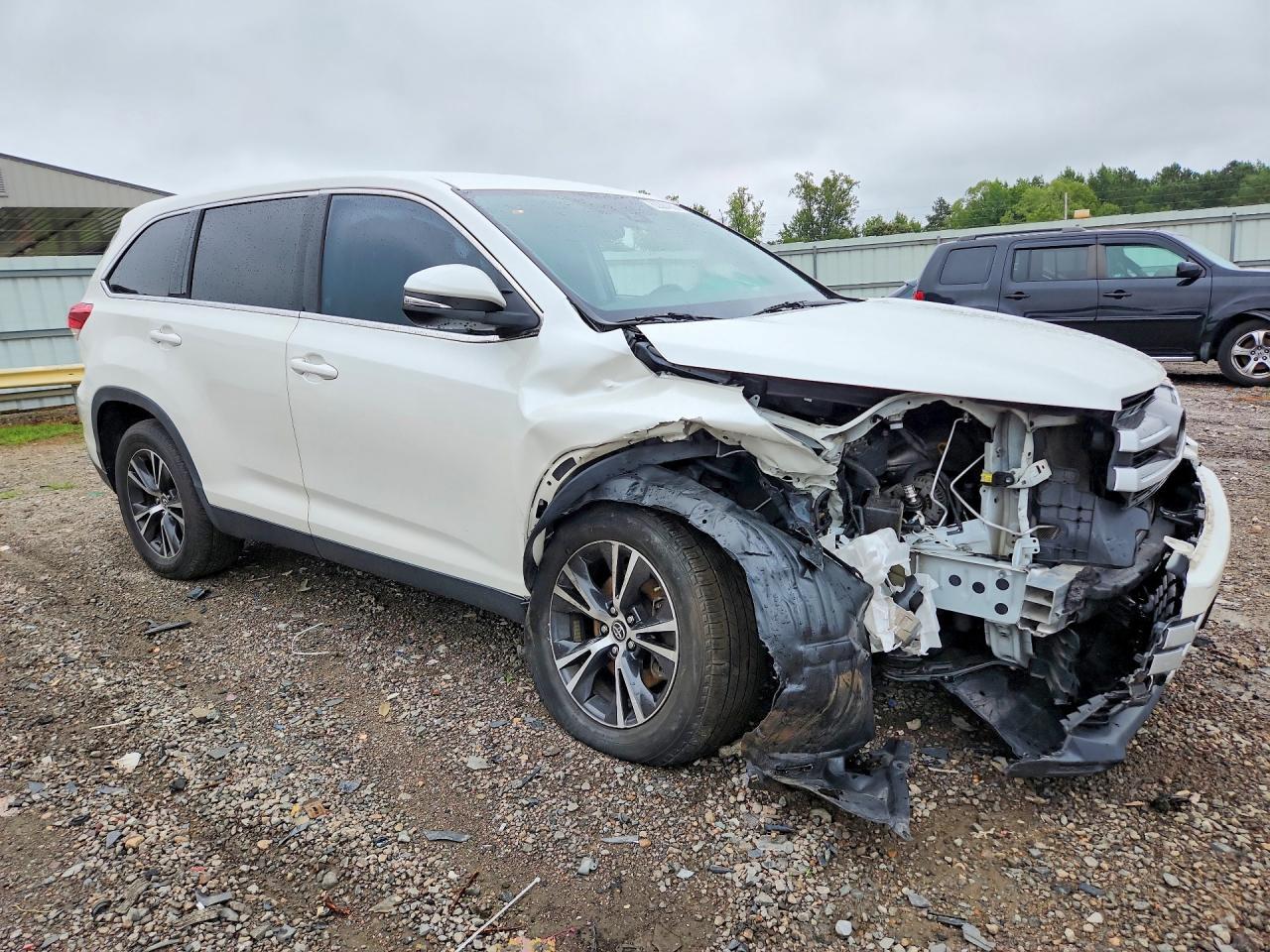 2019 Toyota Highlander Le - zdjęcie 4