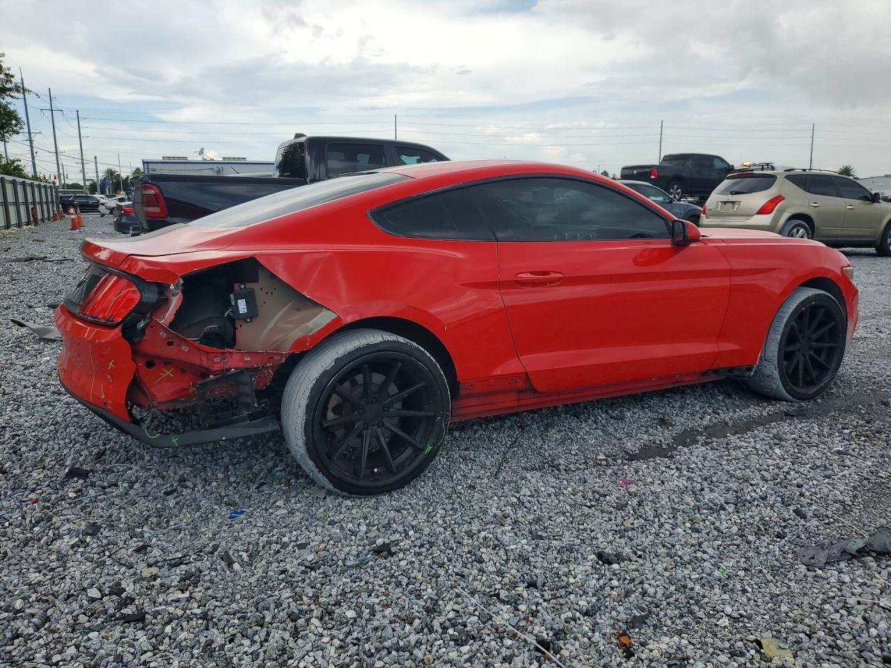 2016 Ford Mustang - zdjęcie 3