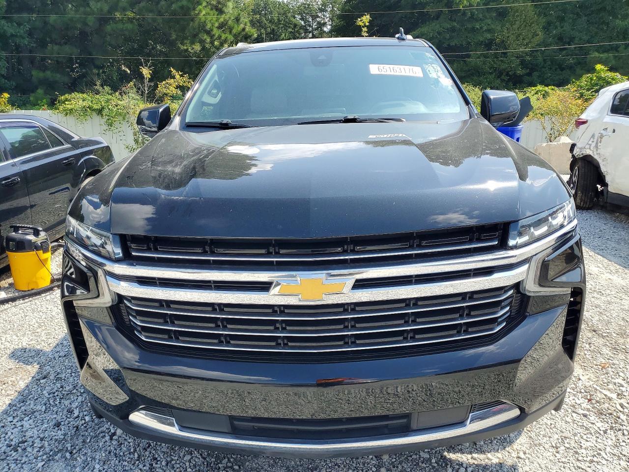 2021 Chevrolet Suburban C1500 Lt - zdjęcie 5