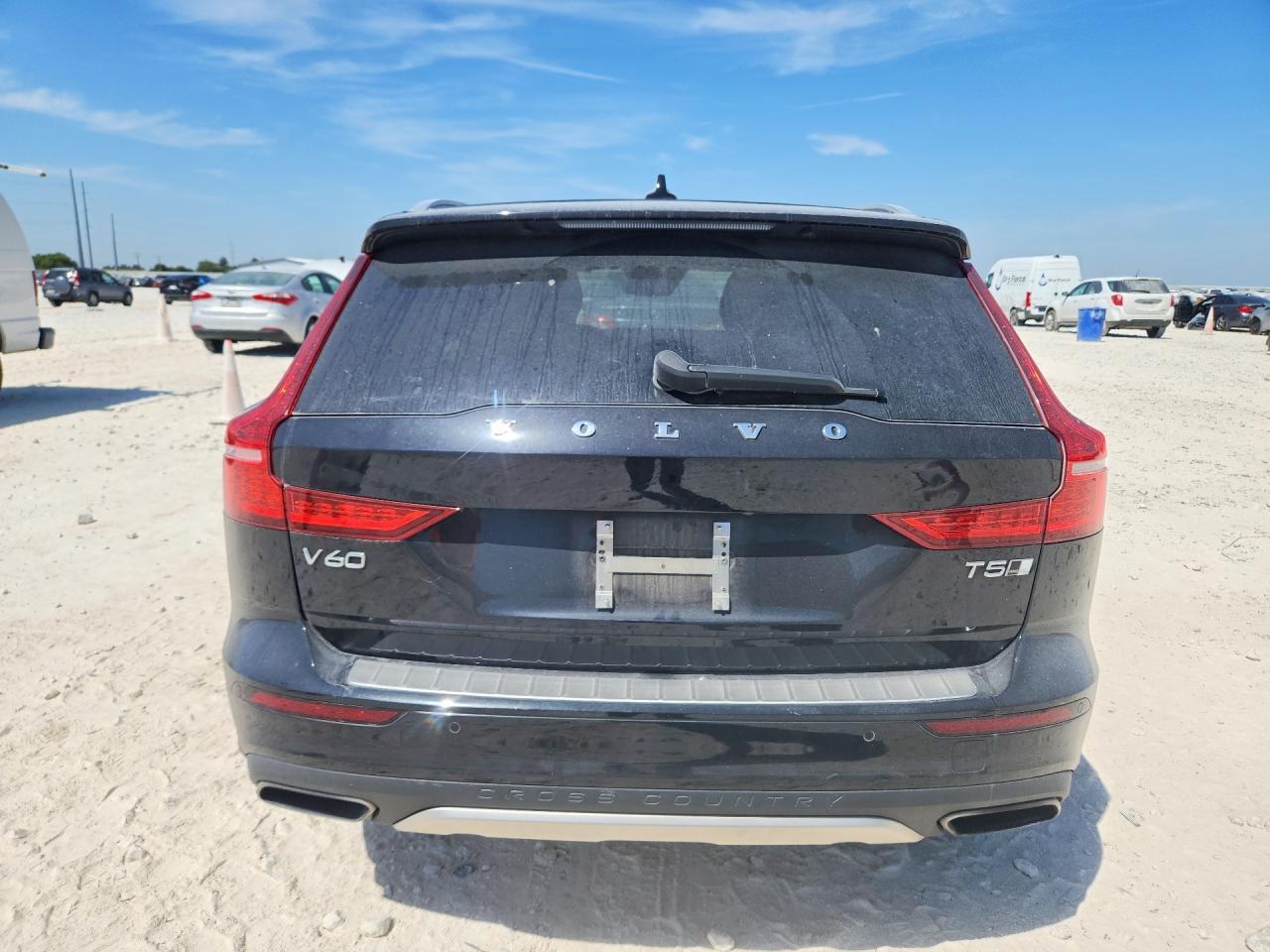 2021 Volvo V60 Cross Country T5 Momentum - zdjęcie 6