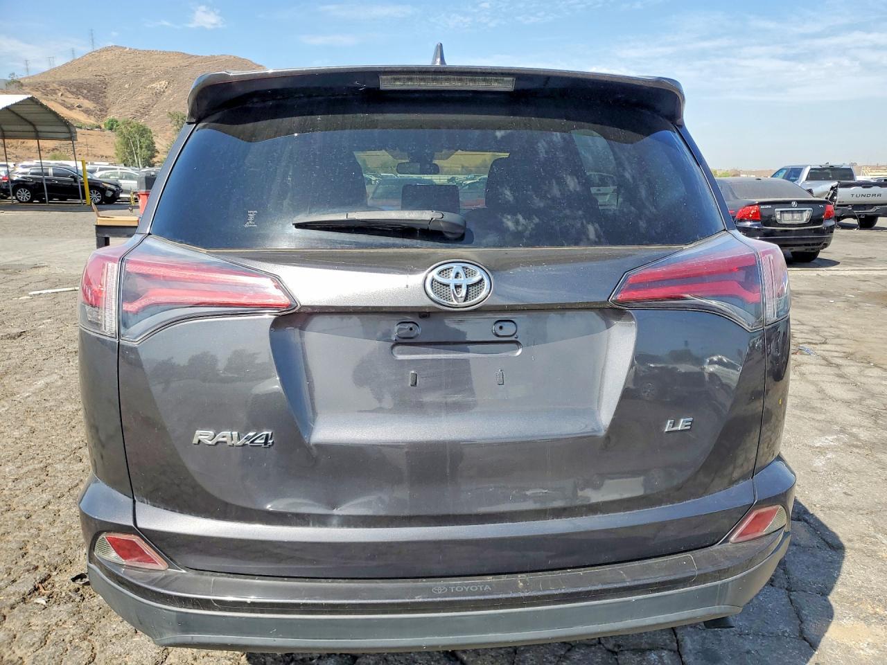 2018 Toyota Rav4 - zdjęcie 6