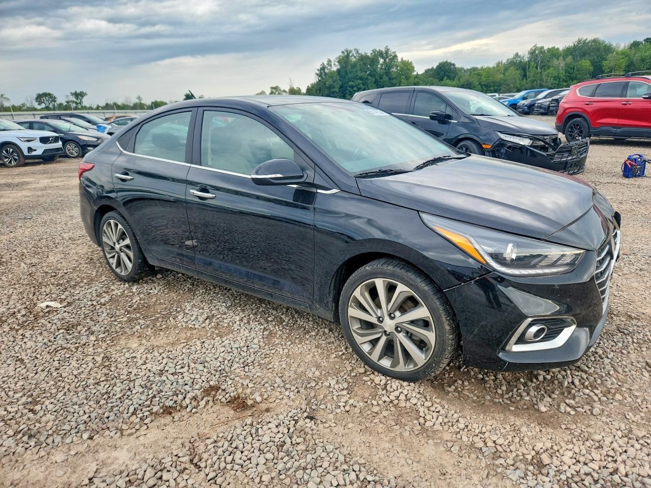 2022 Hyundai Accent Limited - zdjęcie 4