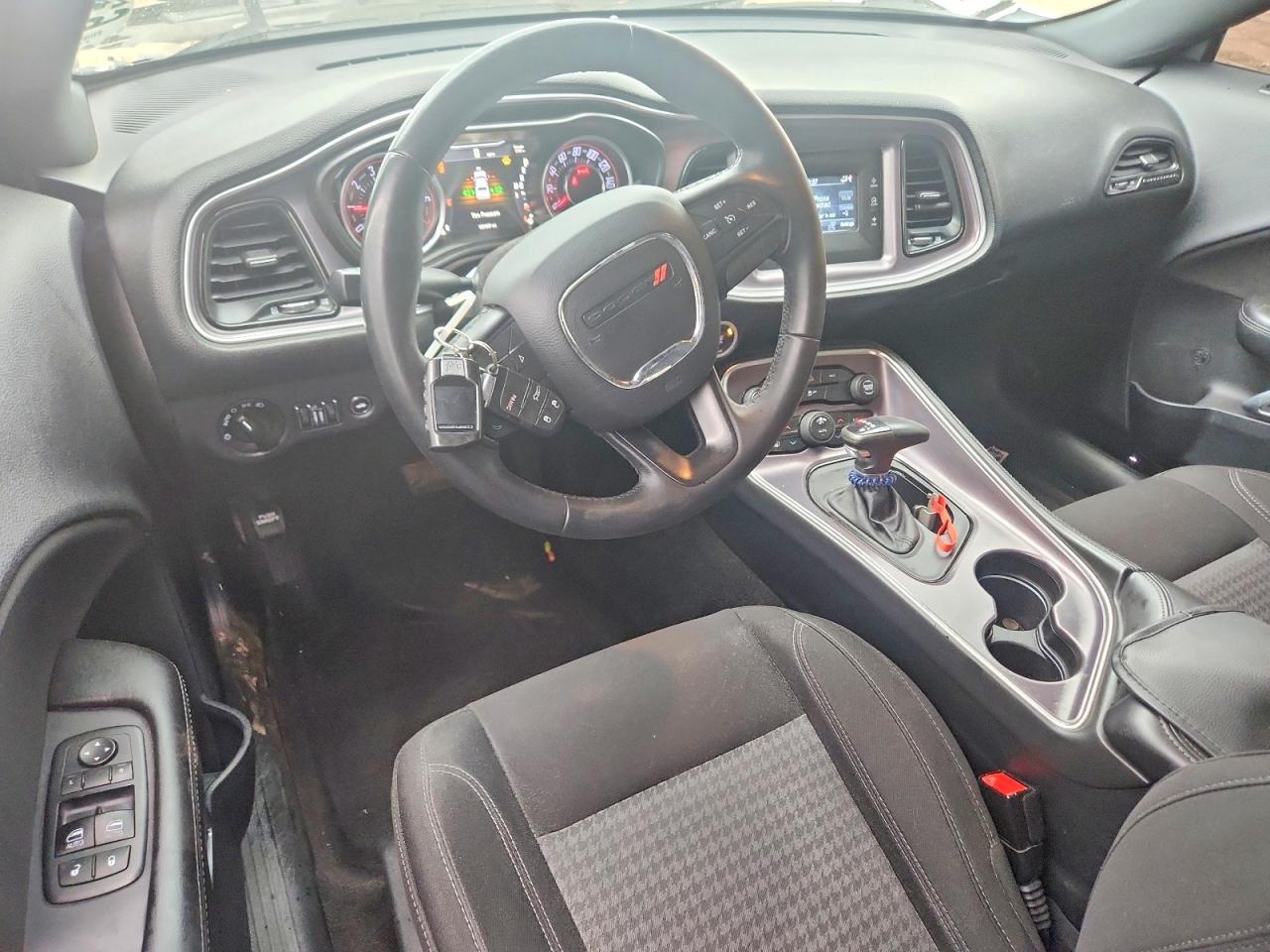 2015 Dodge Challenger Sxt - zdjęcie 8