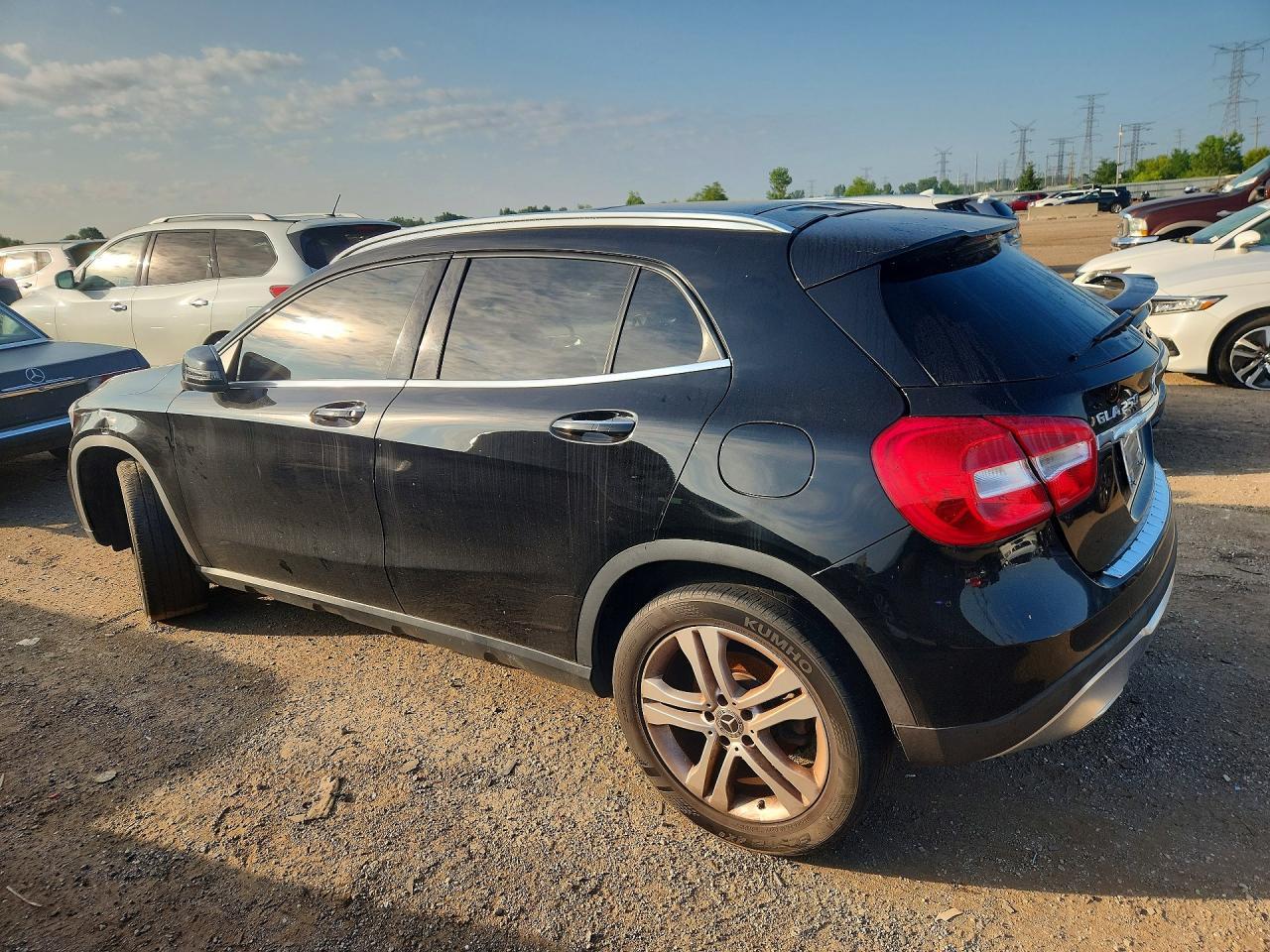 2019 Mercedes-Benz Gla 250 4Matic - zdjęcie 2